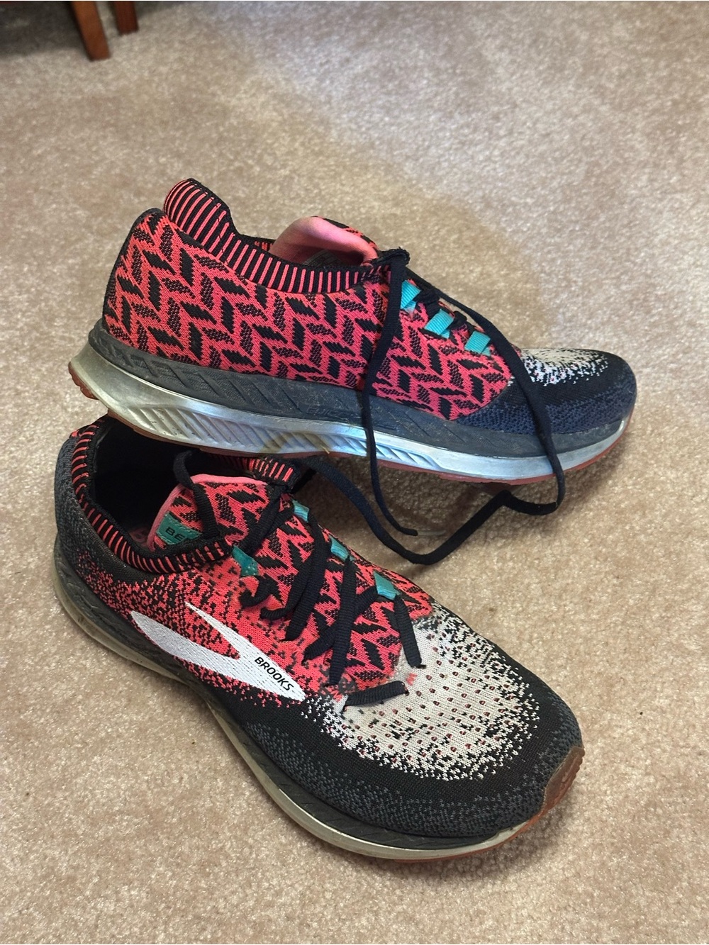 Brooks Women's Running Shoes - Black Coral Teal size 9